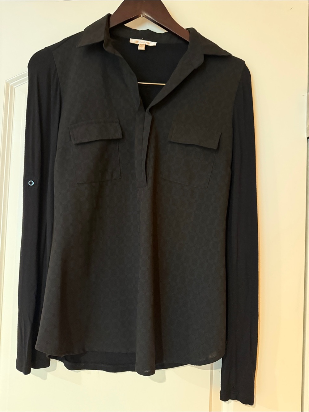 Skies are Blue - Women’s Black Long-Sleeve Collared Blouse - Like New Size Small